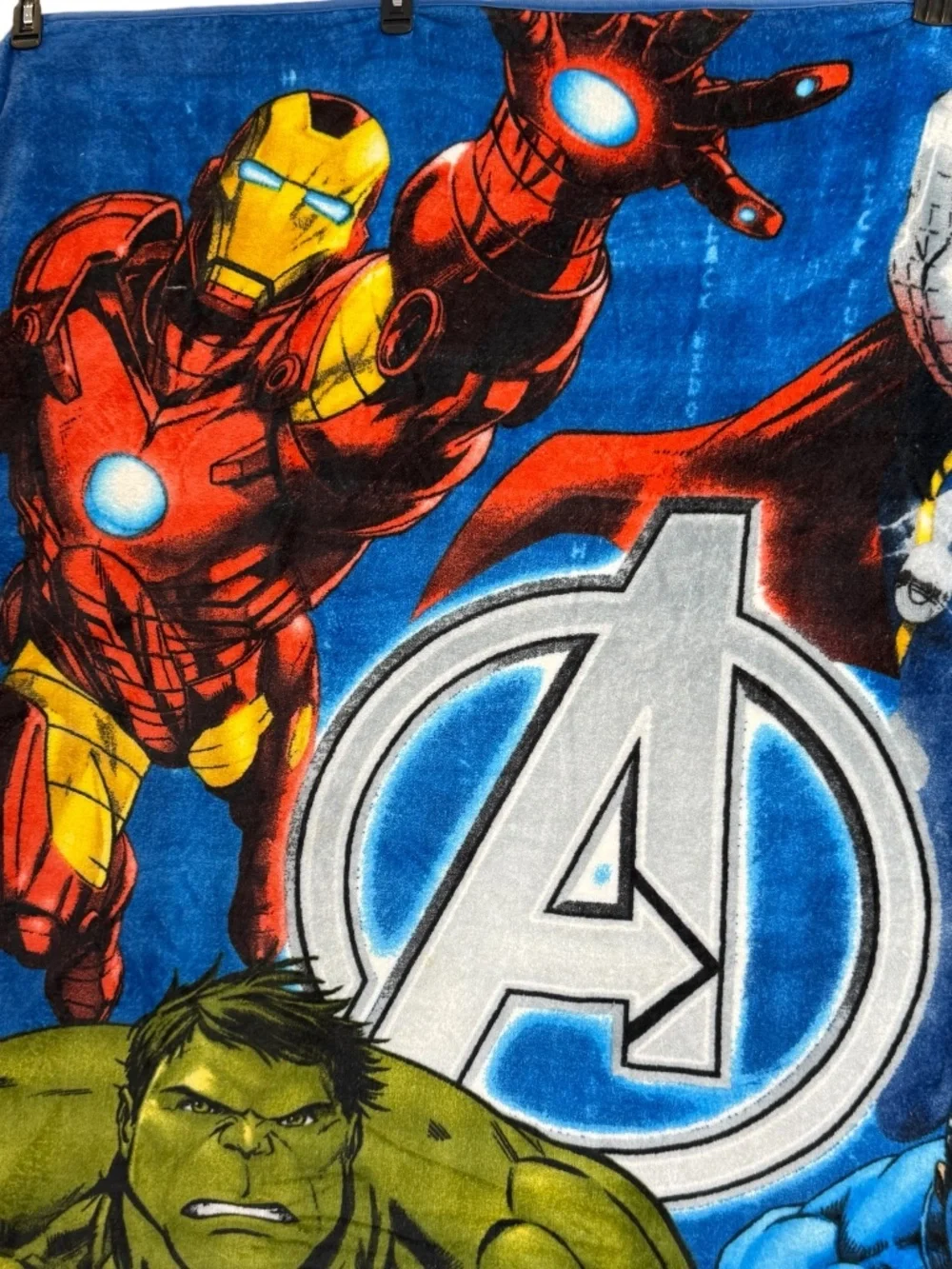 Marvel Avengers Iconic Character Blanket Hulk, Captain America, Iron Man, Thor